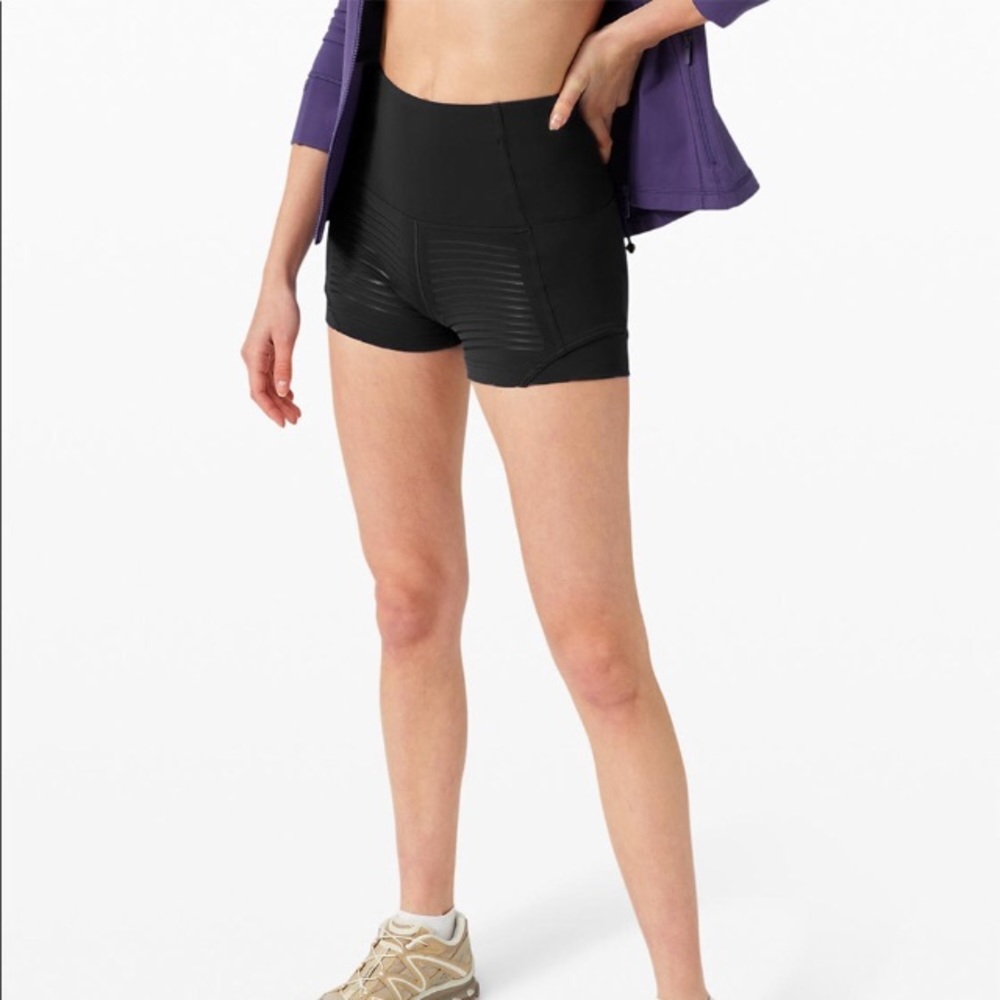 Lululemon Rogue Renegade High Rise Shorts 2.5"